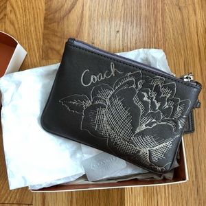 NWOT - ORIG PACKAGE - Coach Floral Wristlet